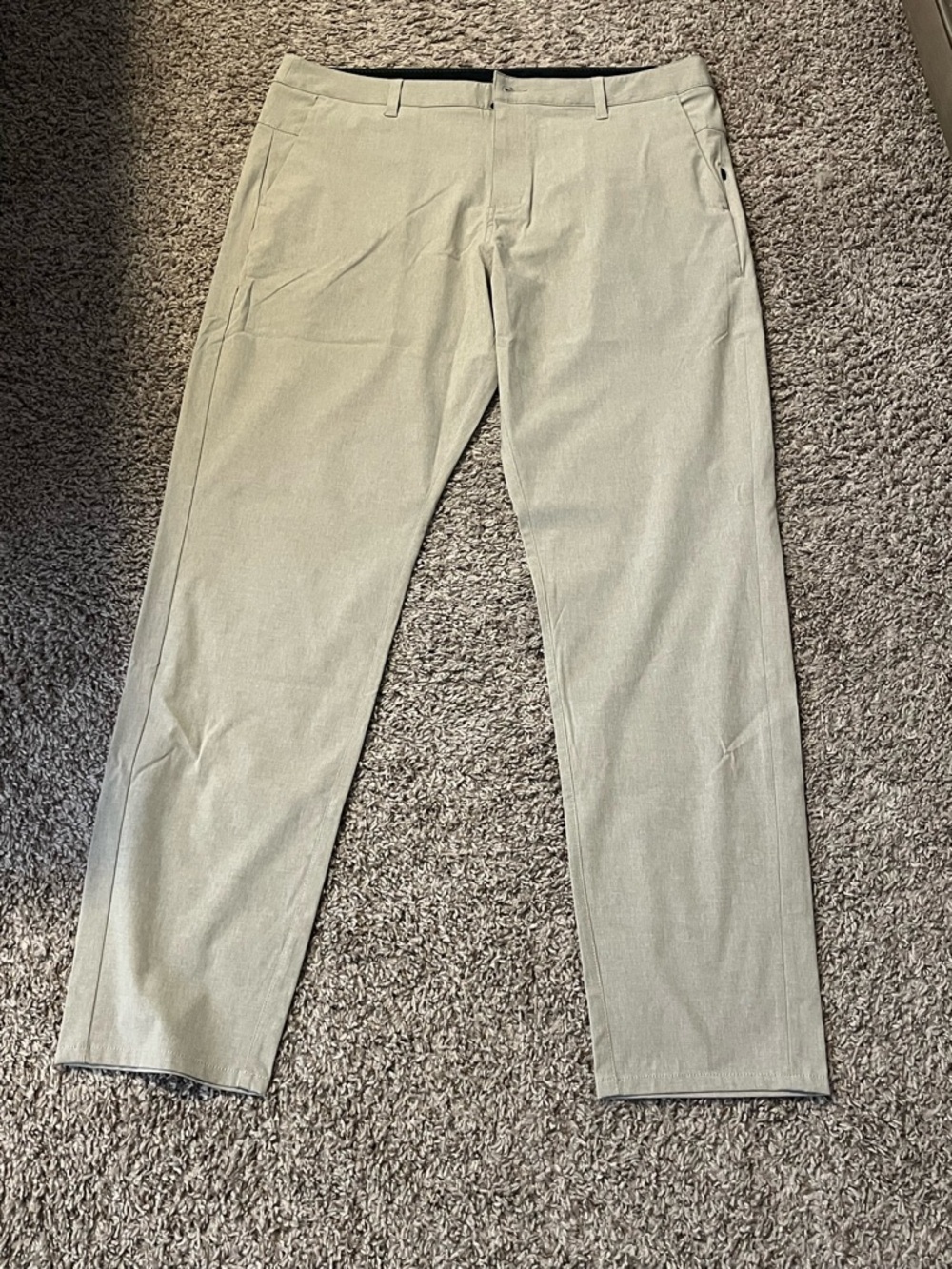 Men’s Vuori Pants Size 36